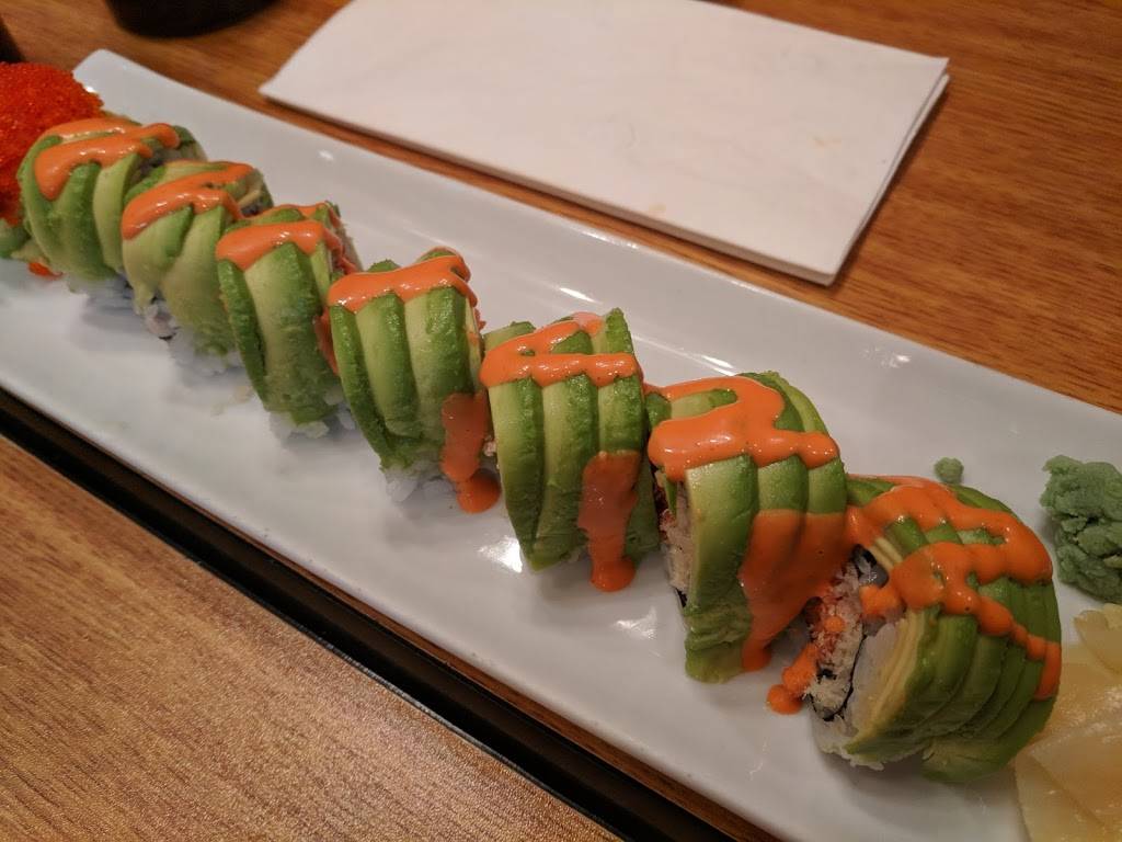 Maki Maki Sushi | restaurant | 8023 Wisconsin Ave, Bethesda, MD 20814, USA | 3019139888 OR +1 301-913-9888