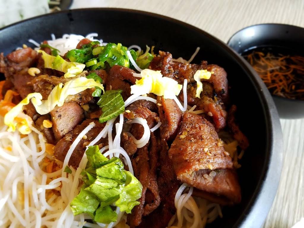 PHO Kitchen | restaurant | 5375 Napa St #104b, San Diego, CA 92110, USA | 6196845009 OR +1 619-684-5009