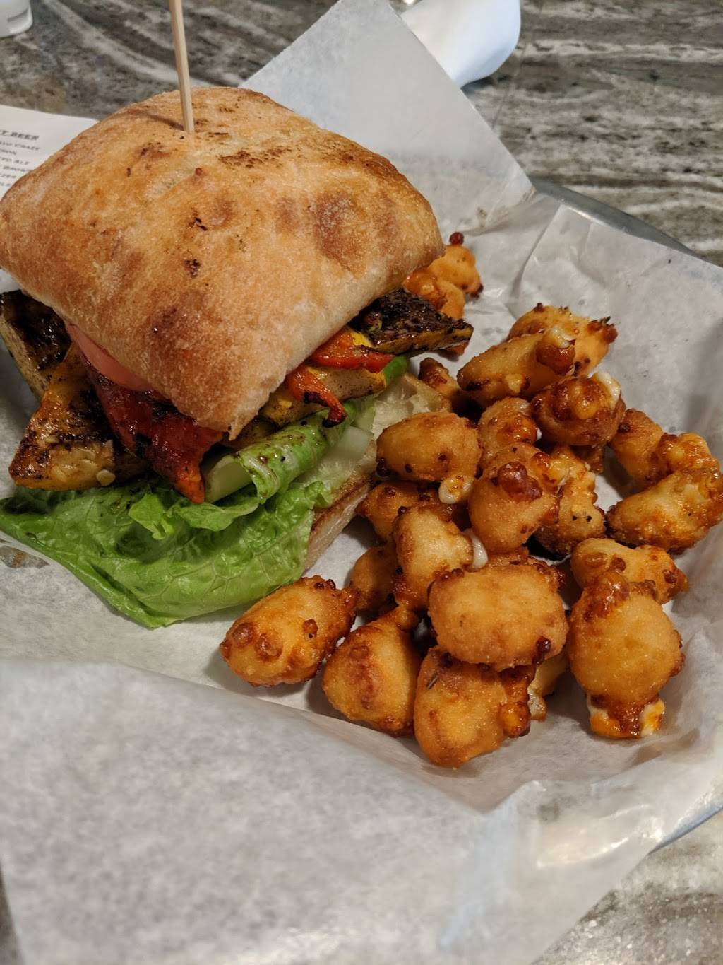 Skaliwags Burger Company | restaurant | 121 N Adams St, Green Bay, WI 54301, USA | 9204550075 OR +1 920-455-0075