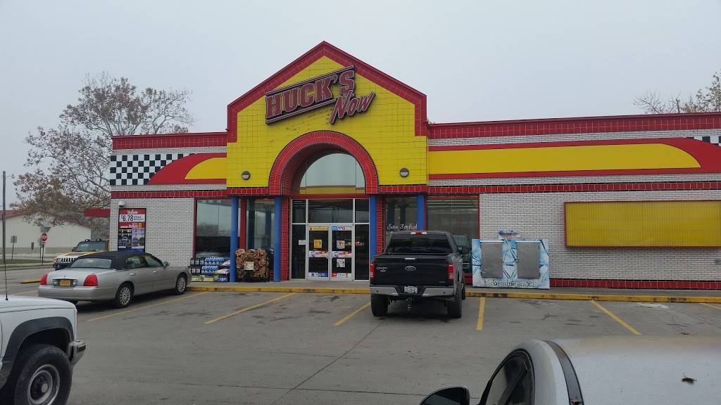 Hucks Food and Fuel |  | 232 W North Ave, Flora, IL 62839, USA | 6186622426 OR +1 618-662-2426