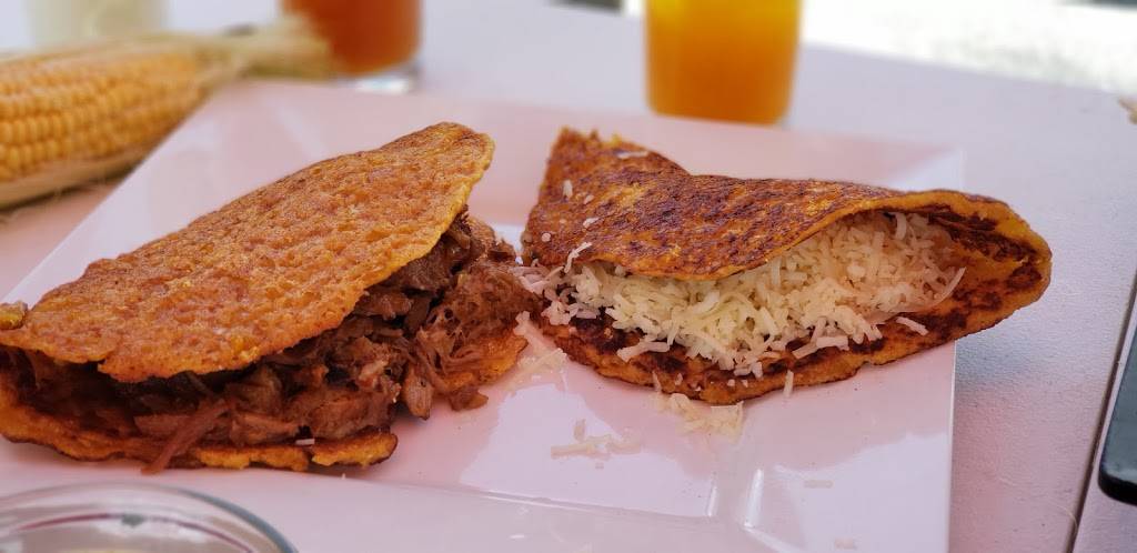 Guayoyos Food | restaurant | 18940 Redland Rd, San Antonio, TX 78259, USA | 2107448351 OR +1 210-744-8351