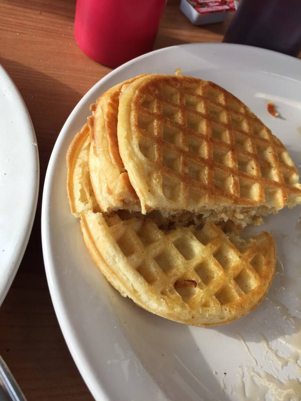 Lucas Coney Island | restaurant | 26631 Van Dyke Ave, Center Line, MI 48015, USA | 5864274000 OR +1 586-427-4000