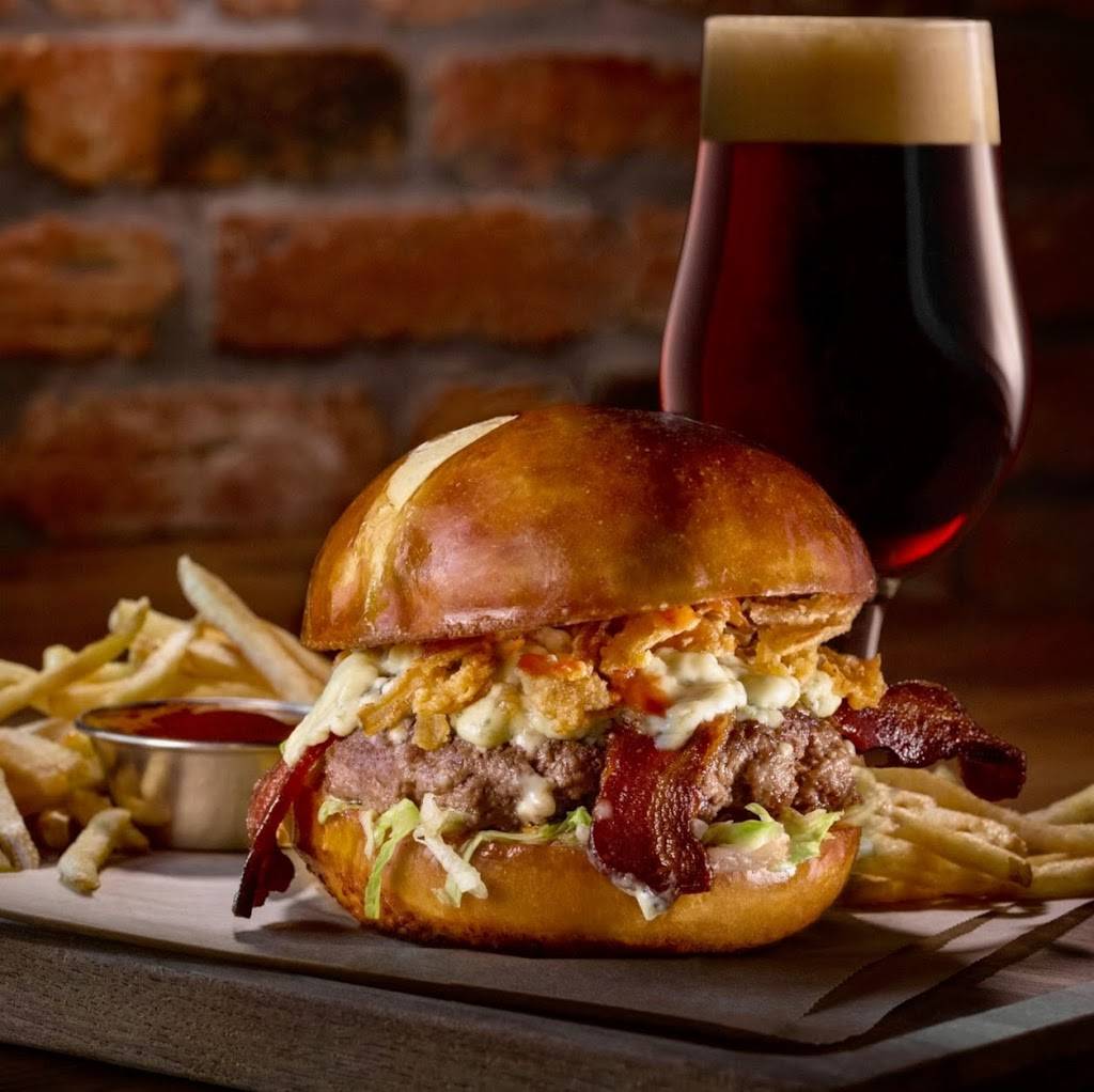 Finneys Crafthouse & Kitchen | restaurant | 982 S Westlake Blvd #2, Westlake Village, CA 91361, USA | 8052309950 OR +1 805-230-9950