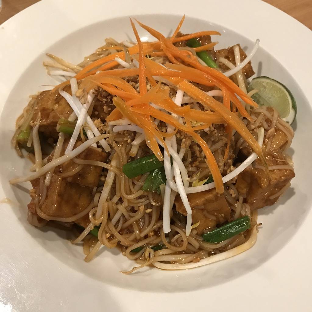 KhunNai Thai Cuisine | restaurant | 2523 Nicollet Ave, Minneapolis, MN 55404, USA | 6128747721 OR +1 612-874-7721