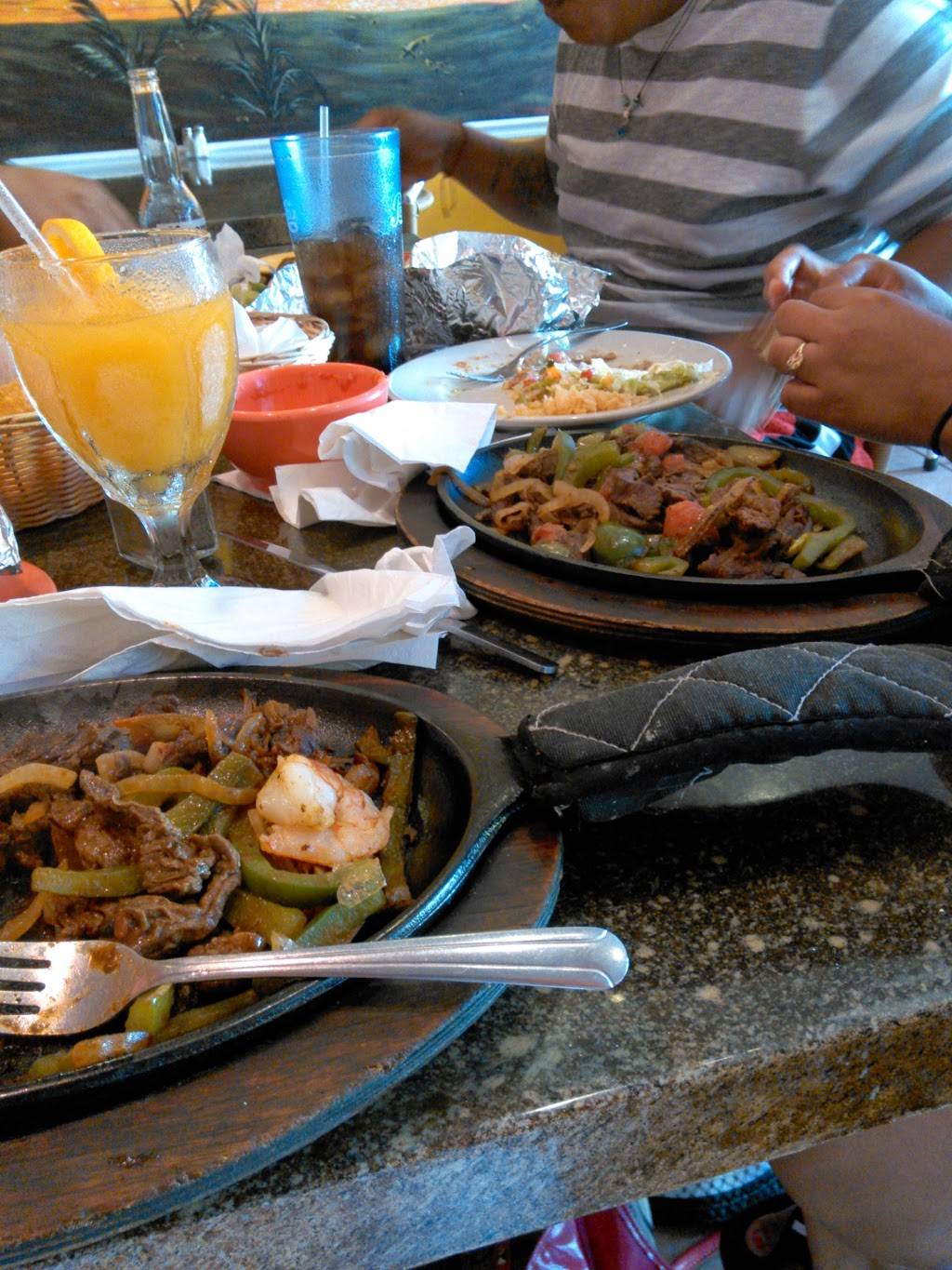 Guads | restaurant | 200 21st St #106, Virginia Beach, VA 23451, USA | 7579614011 OR +1 757-961-4011