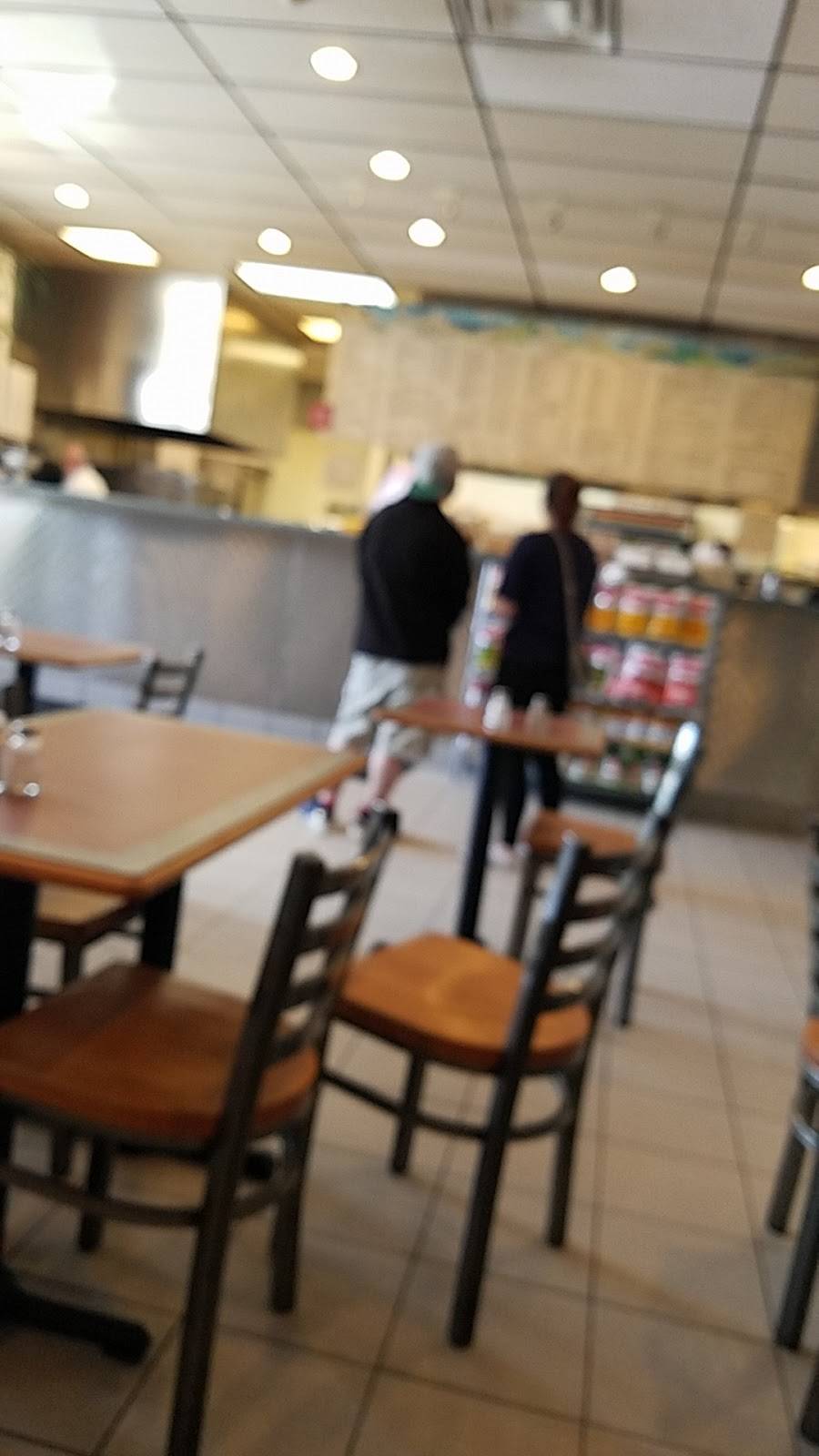 Brothers Roast Beef & Seafood | restaurant | 89 Foster St #5, Peabody, MA 01960, USA | 9785387333 OR +1 978-538-7333