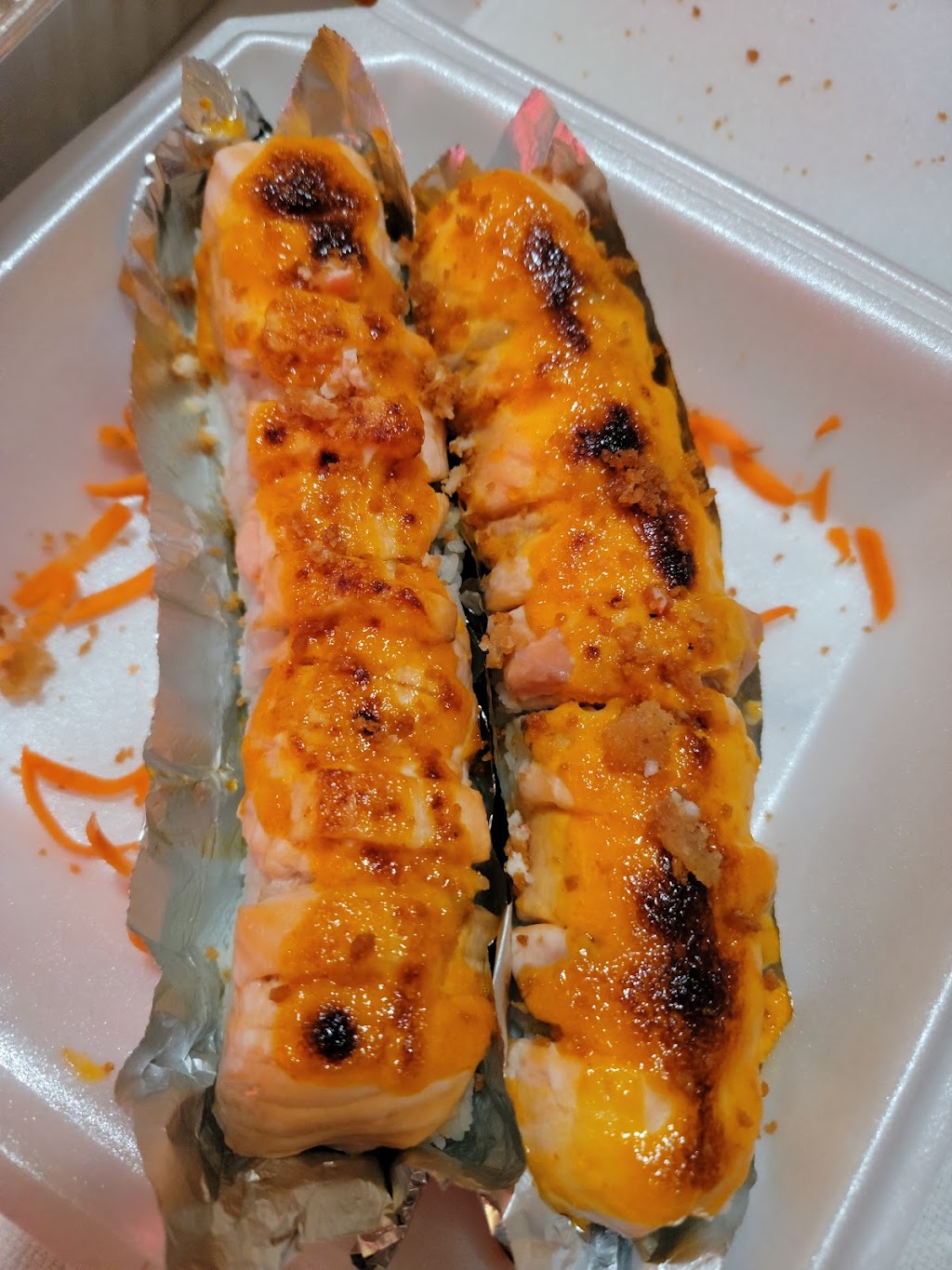 Sushi Roll Fontana | restaurant | 16555 Athol St, Fontana, CA 92335, USA | 9093296278 OR +1 909-329-6278