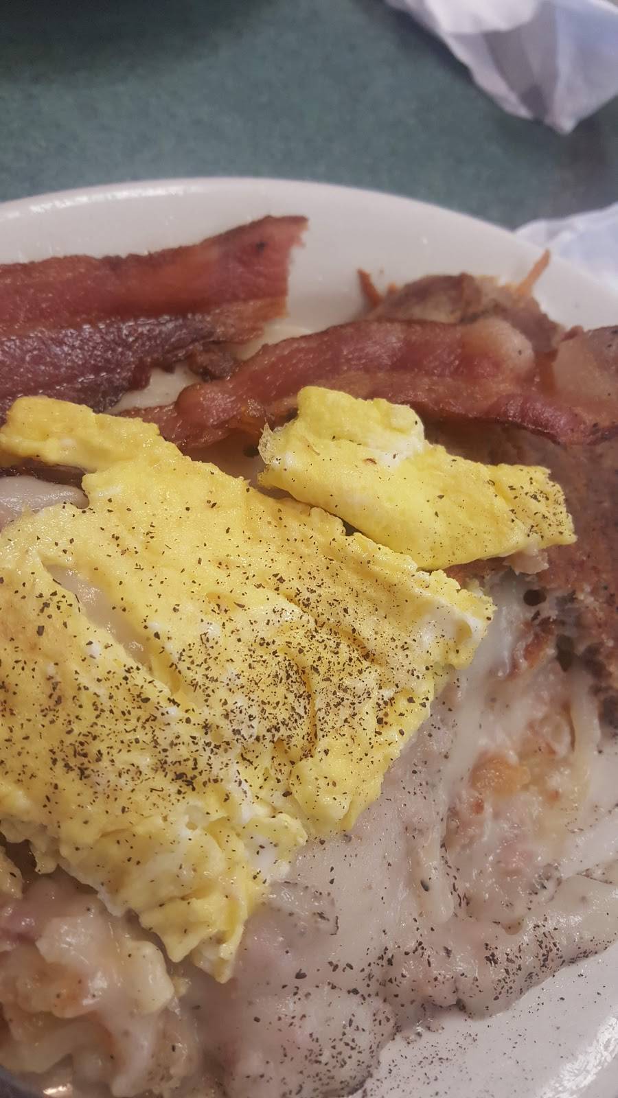 Woodees | restaurant | 201 Capitol Beach Blvd, Lincoln, NE 68528, USA | 4022613223 OR +1 402-261-3223