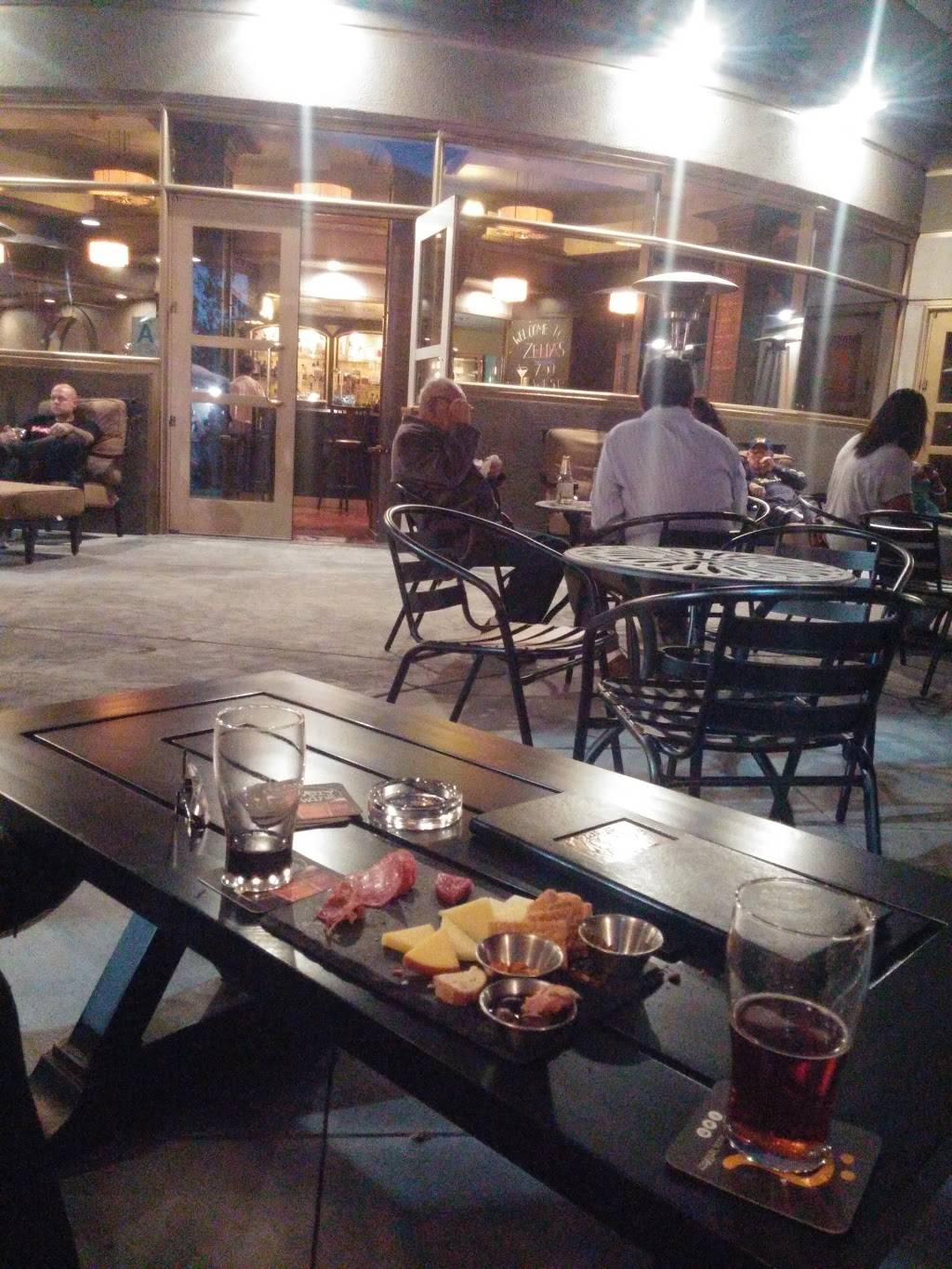 Zeldas | restaurant | 750 W Lancaster Blvd, Lancaster, CA 93534, USA | 6617235846 OR +1 661-723-5846