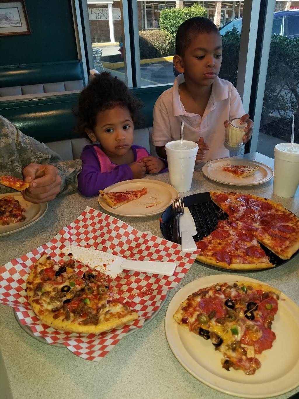 M V Pizza | restaurant | 15 Pelzer Ave, Williamston, SC 29697, USA | 8648475788 OR +1 864-847-5788