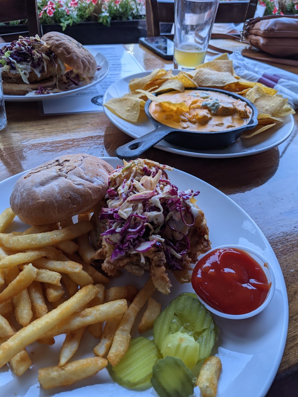 Standard Bar and Grill | restaurant | 1332 N Milwaukee Ave, Chicago, IL 60622, USA | 7739048615 OR +1 773-904-8615