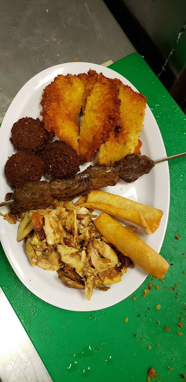 Yalla Teaneck | restaurant | 206 W Englewood Ave, Teaneck, NJ 07666, USA | 2018851555 OR +1 201-885-1555