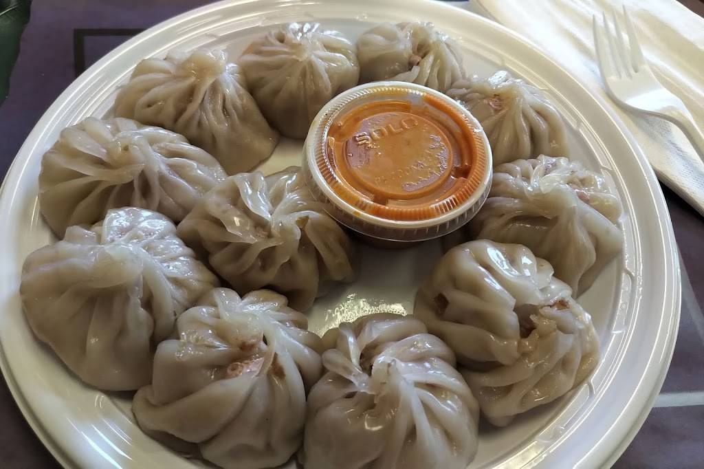 Moms MoMo and Deli | restaurant | 5550 Derry St, Harrisburg, PA 17111, USA | 7176956847 OR +1 717-695-6847