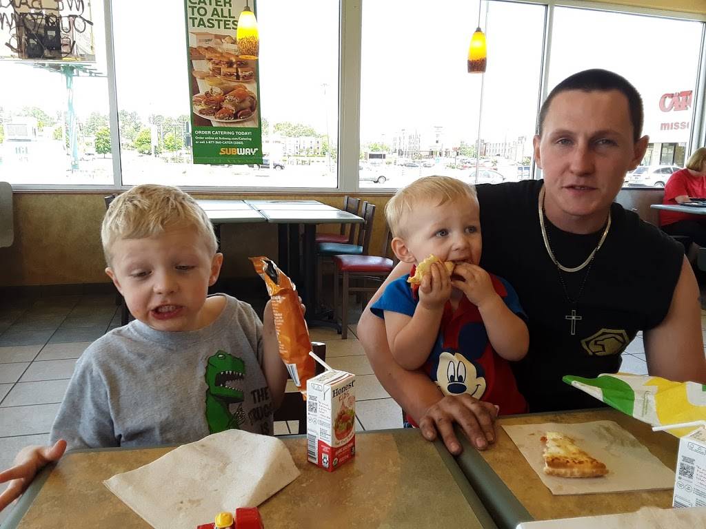 Subway | restaurant | 975 Gilbert Ferry Rd SE, Attalla, AL 35954, USA | 2565381782 OR +1 256-538-1782