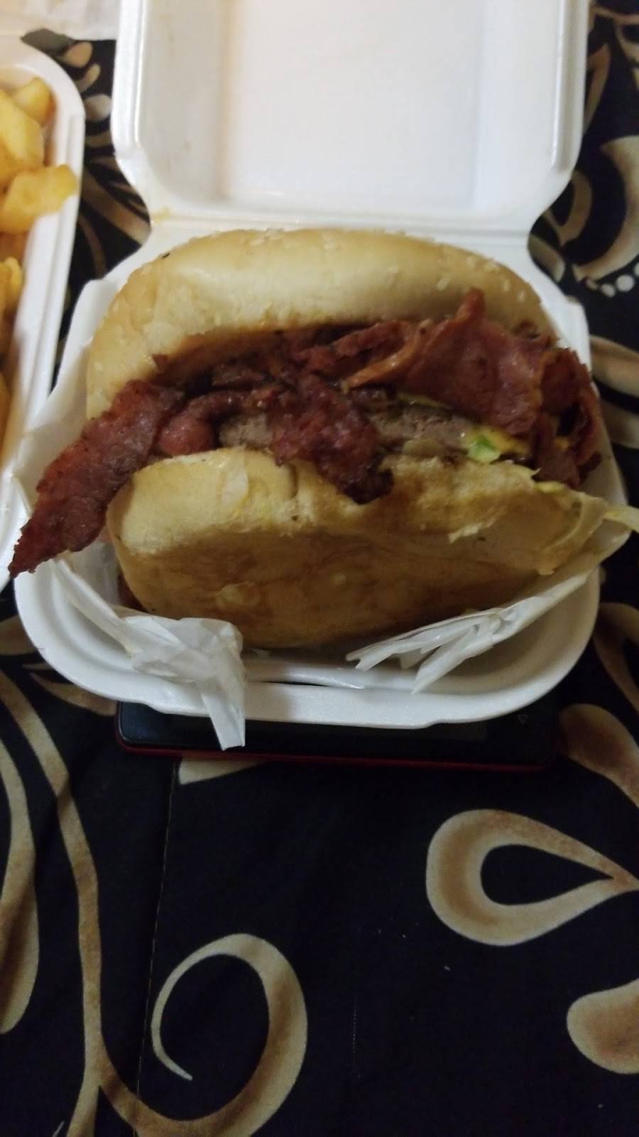 Rios Burger | restaurant | 2511 Olive Dr, Palmdale, CA 93550, USA | 6614138173 OR +1 661-413-8173