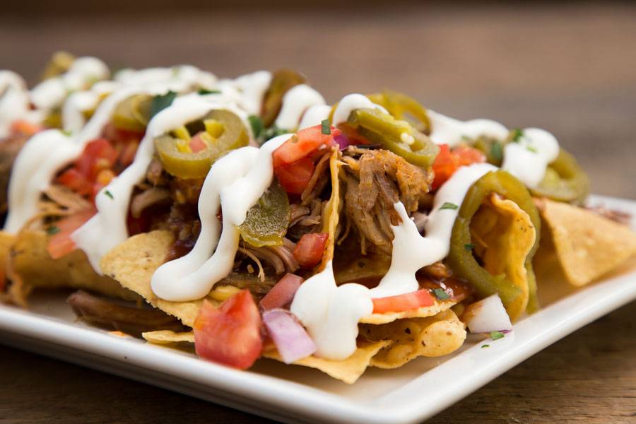 Dark Horse Tap & Grille | restaurant | 3443 N Sheffield Ave, Chicago, IL 60657, USA | 7732484400 OR +1 773-248-4400