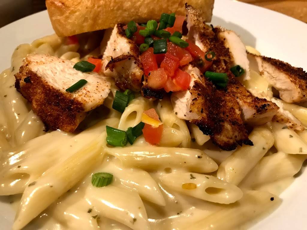 Chilis Grill & Bar | meal takeaway | 12897 Gulf Fwy, Houston, TX 77034, USA | 2814815275 OR +1 281-481-5275