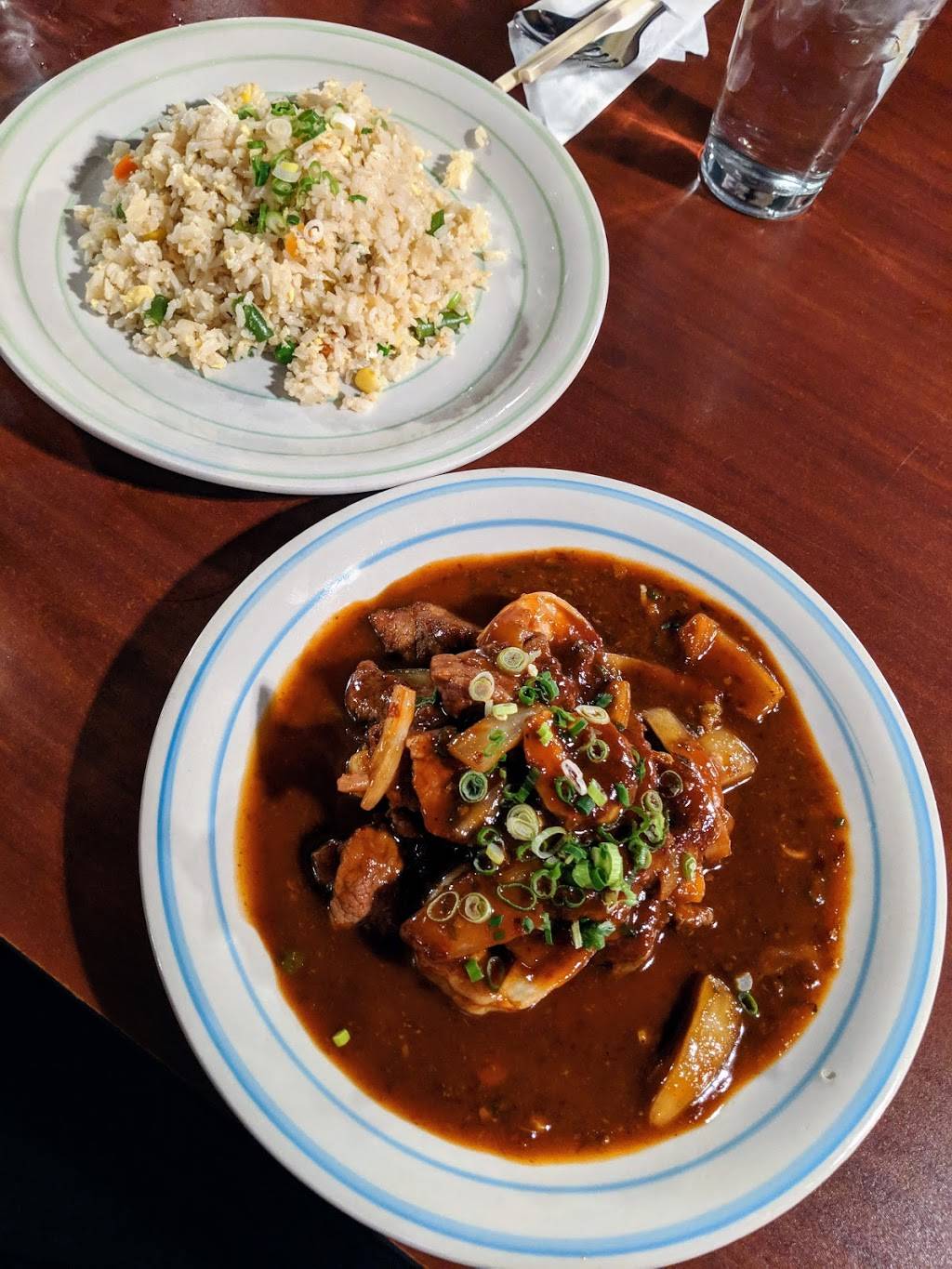 Phnom Penh Restaurant | restaurant | 1929 W 25th St, Cleveland, OH 44113, USA | 2163572951 OR +1 216-357-2951