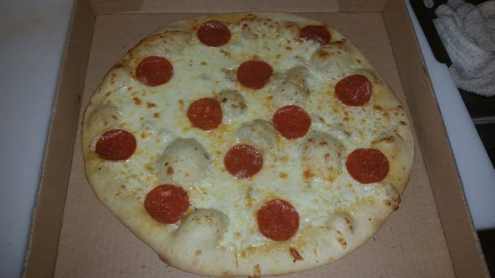 Victorianys Pizza | restaurant | 10 W Oak Ridge Rd, Orlando, FL 32809, USA | 4078558383 OR +1 407-855-8383