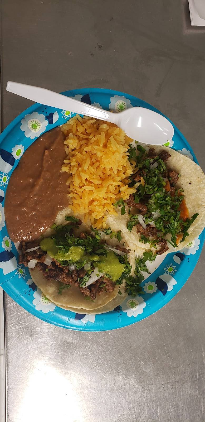 Lidias taco truck | restaurant | 5202 E Pine St, Tulsa, OK 74115, USA | 9184022364 OR +1 918-402-2364