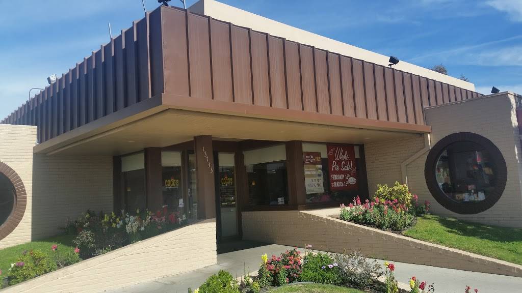 Cocos Bakery Restaurant | restaurant | 13733 Roscoe Blvd, Panorama City, CA 91402, USA | 8187863966 OR +1 818-786-3966
