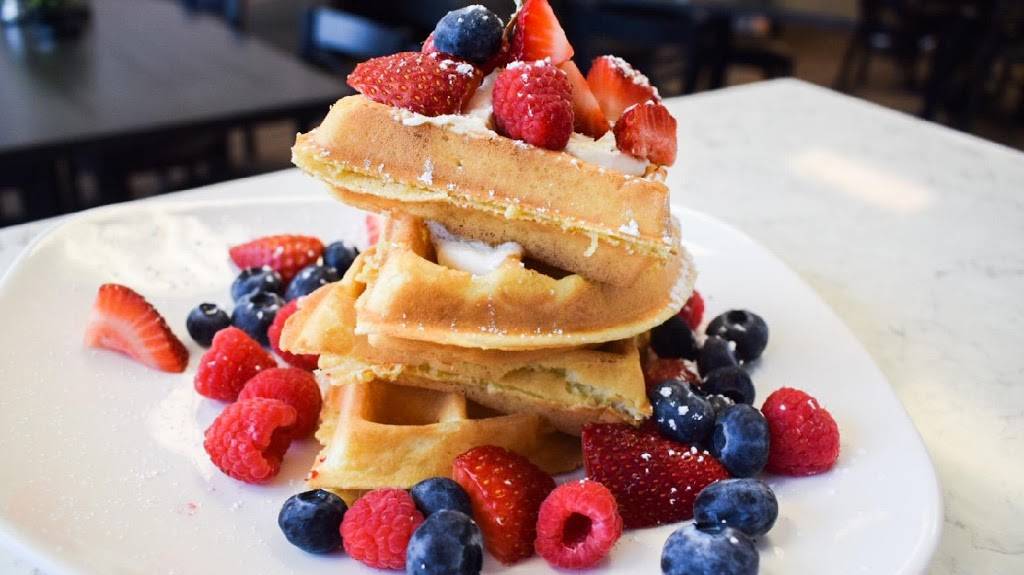 Triple Berry Café | restaurant | 435 Angela Ln, Crystal Lake, IL 60014, USA | 8158934343 OR +1 815-893-4343