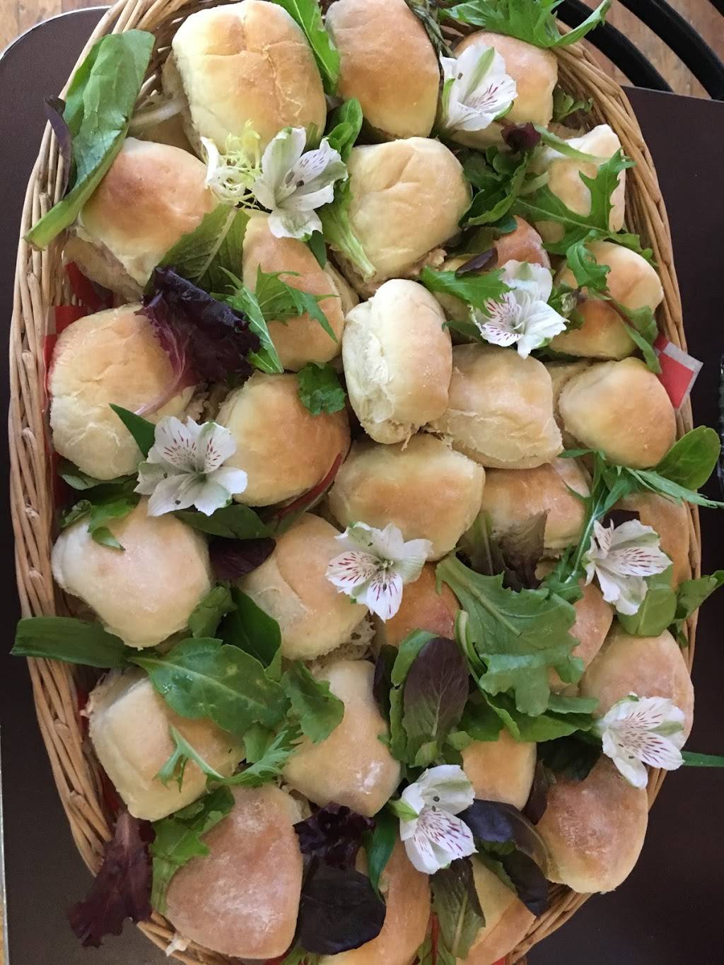 Courtyard Deli | restaurant | 351 Church St, Lexington, KY 40507, USA | 8592523354 OR +1 859-252-3354