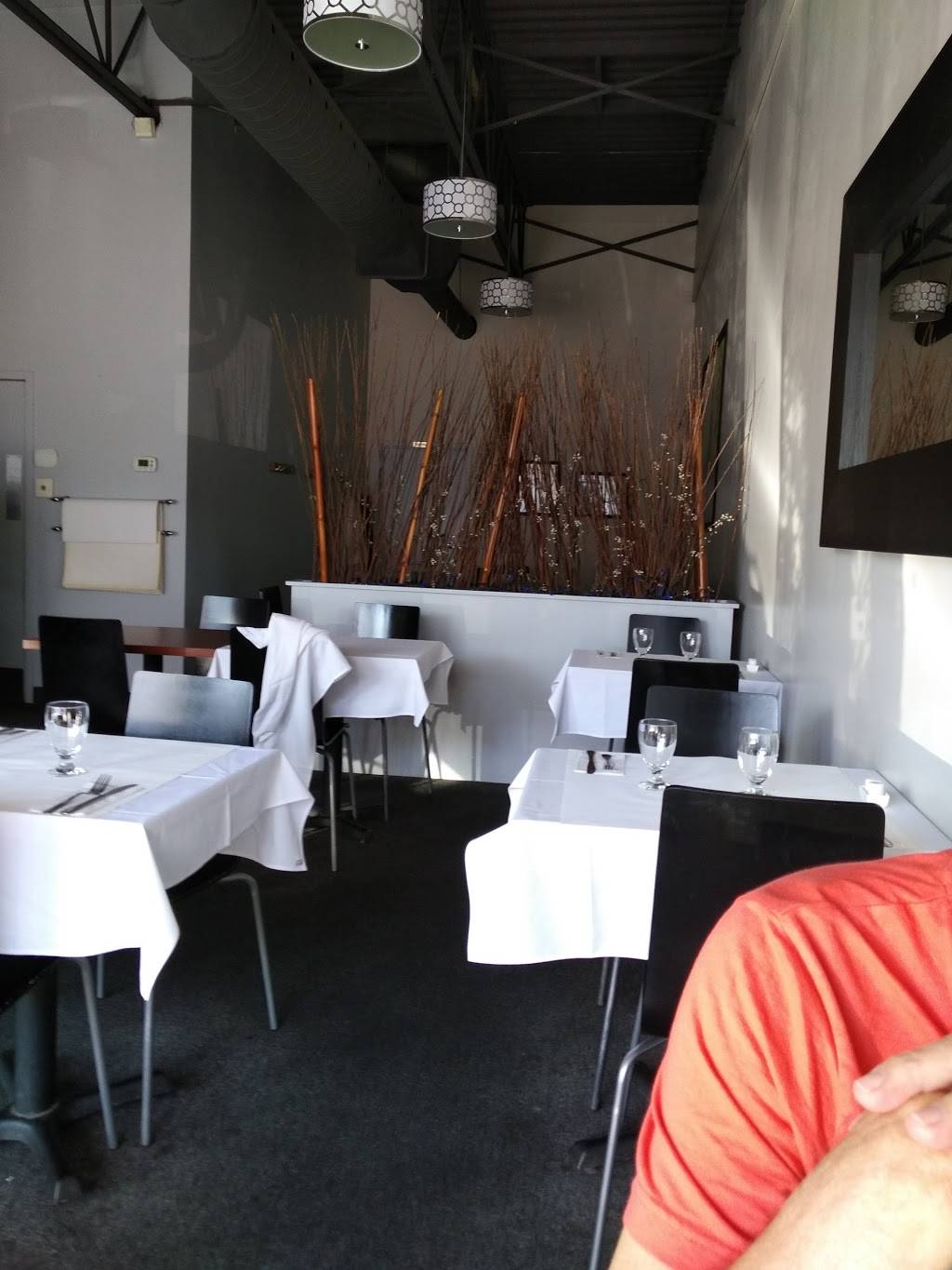 La Mandoline | restaurant | 5581 Boulevard Laurier, Terrebonne, QC J7M 1C3, Canada | 4509183556 OR +1 450-918-3556