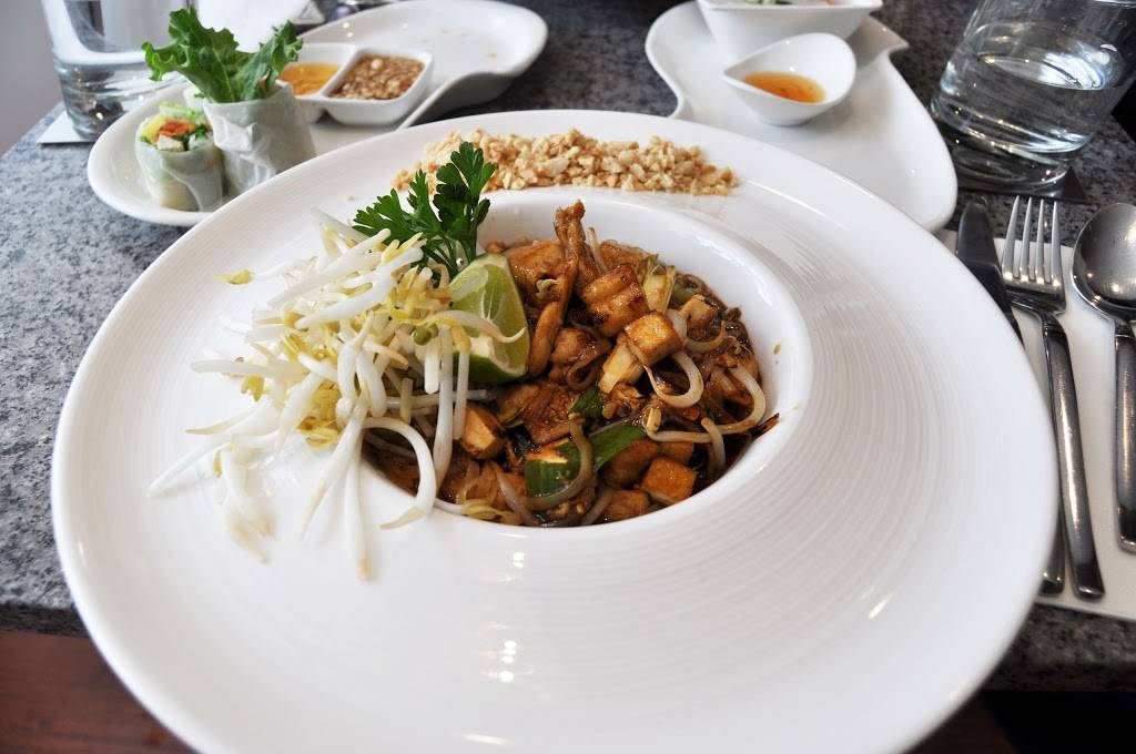 Pattaya Thai Kitchen | restaurant | 2326 Queen St E, Toronto, ON M4E 1G9, Canada | 4166945000 OR +1 416-694-5000