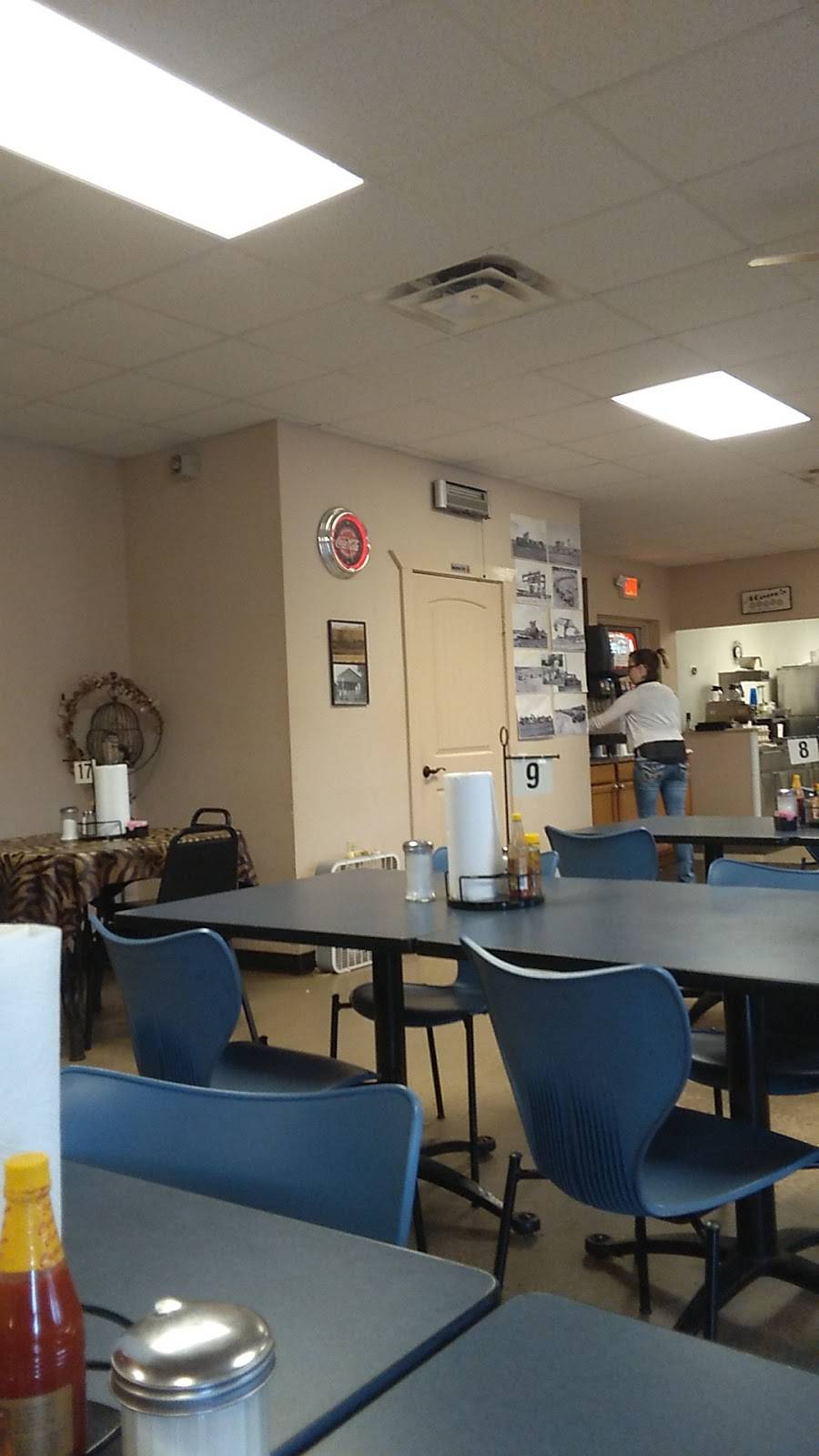 Douglass Corner Cafe | restaurant | 15419 W State Hwy 21, Douglass, TX 75943, USA | 9365590501 OR +1 936-559-0501