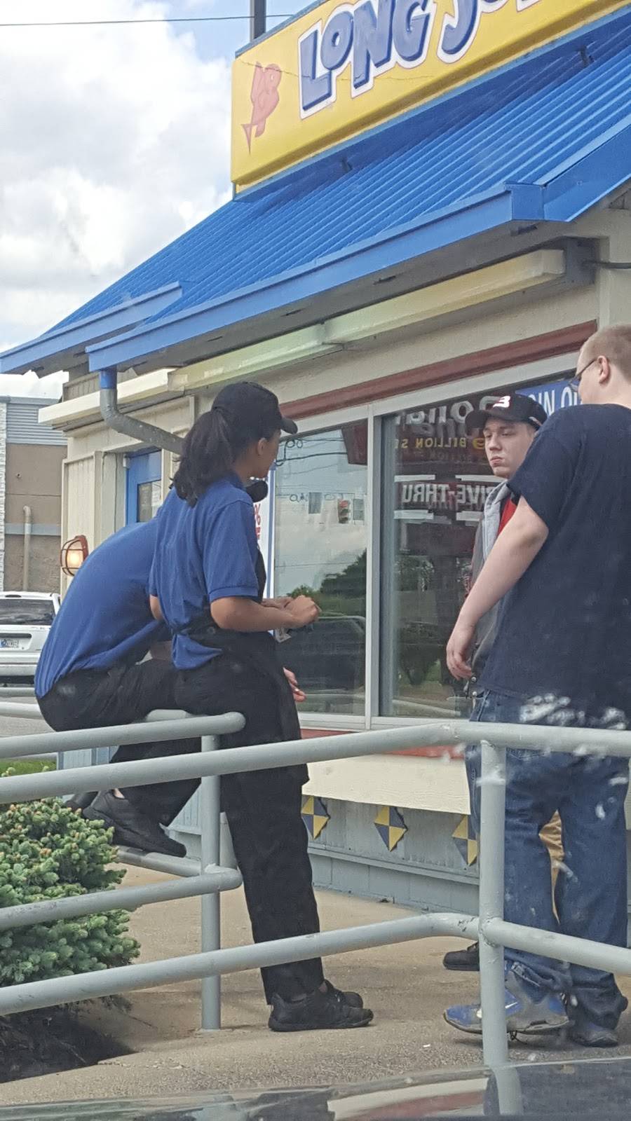 Long John Silvers | restaurant | 1930 N Michigan St, Plymouth, IN 46563, USA | 5749369020 OR +1 574-936-9020