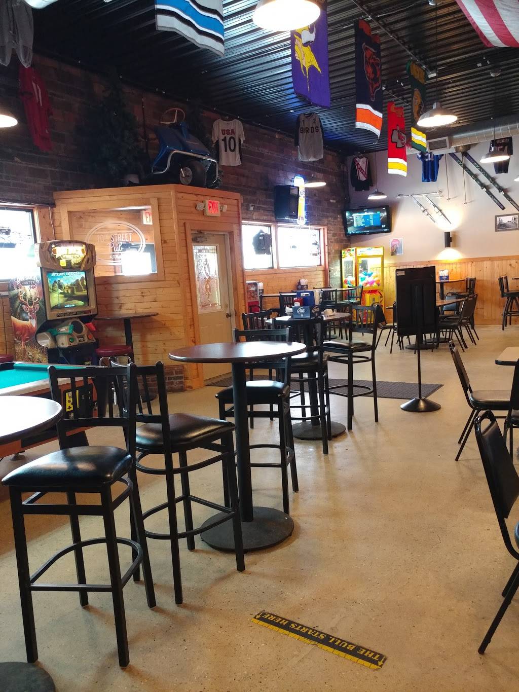 10th Street Pub | restaurant | 202 W 10th St, Alton, IA 51003, USA | 7127564486 OR +1 712-756-4486