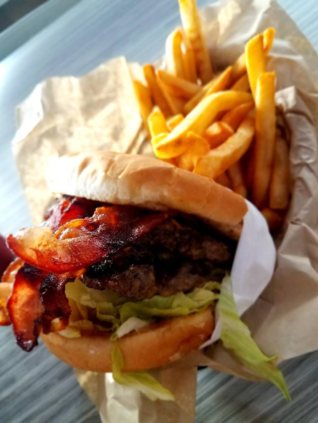 OC Burgers | restaurant | 5808 Denton Hwy, Watauga, TX 76148, USA | 8174284290 OR +1 817-428-4290