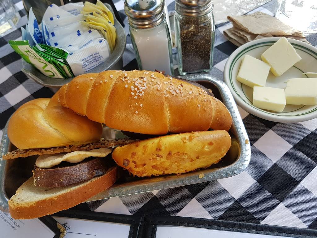 Joes Stone Crab | restaurant | 11 Washington Ave, Miami Beach, FL 33139, USA | 3056730365 OR +1 305-673-0365