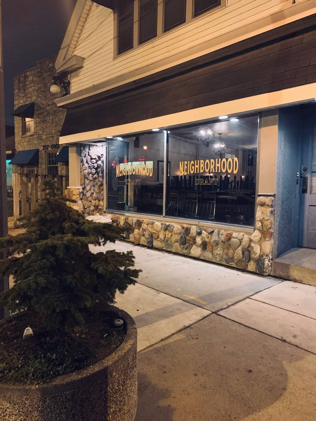 The Neighborhood Draft | restaurant | 5921 W Vliet St, Milwaukee, WI 53208, USA | 4148852028 OR +1 414-885-2028