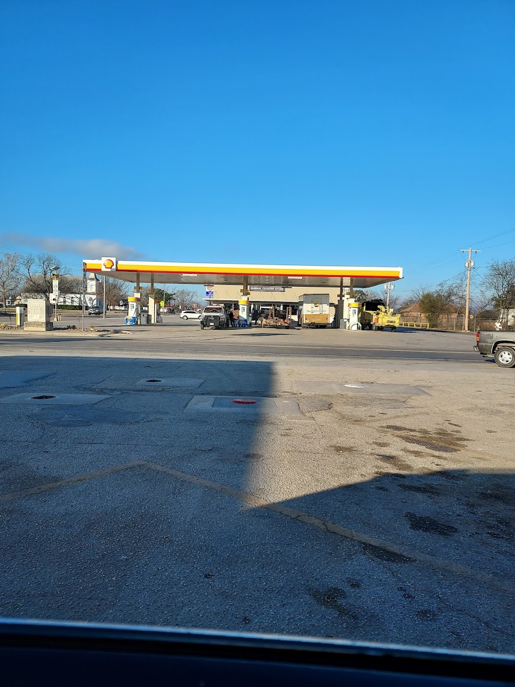 Shell | restaurant | 101 Fisher Ave W, Sabinal, TX 78881, USA | 8309885040 OR +1 830-988-5040