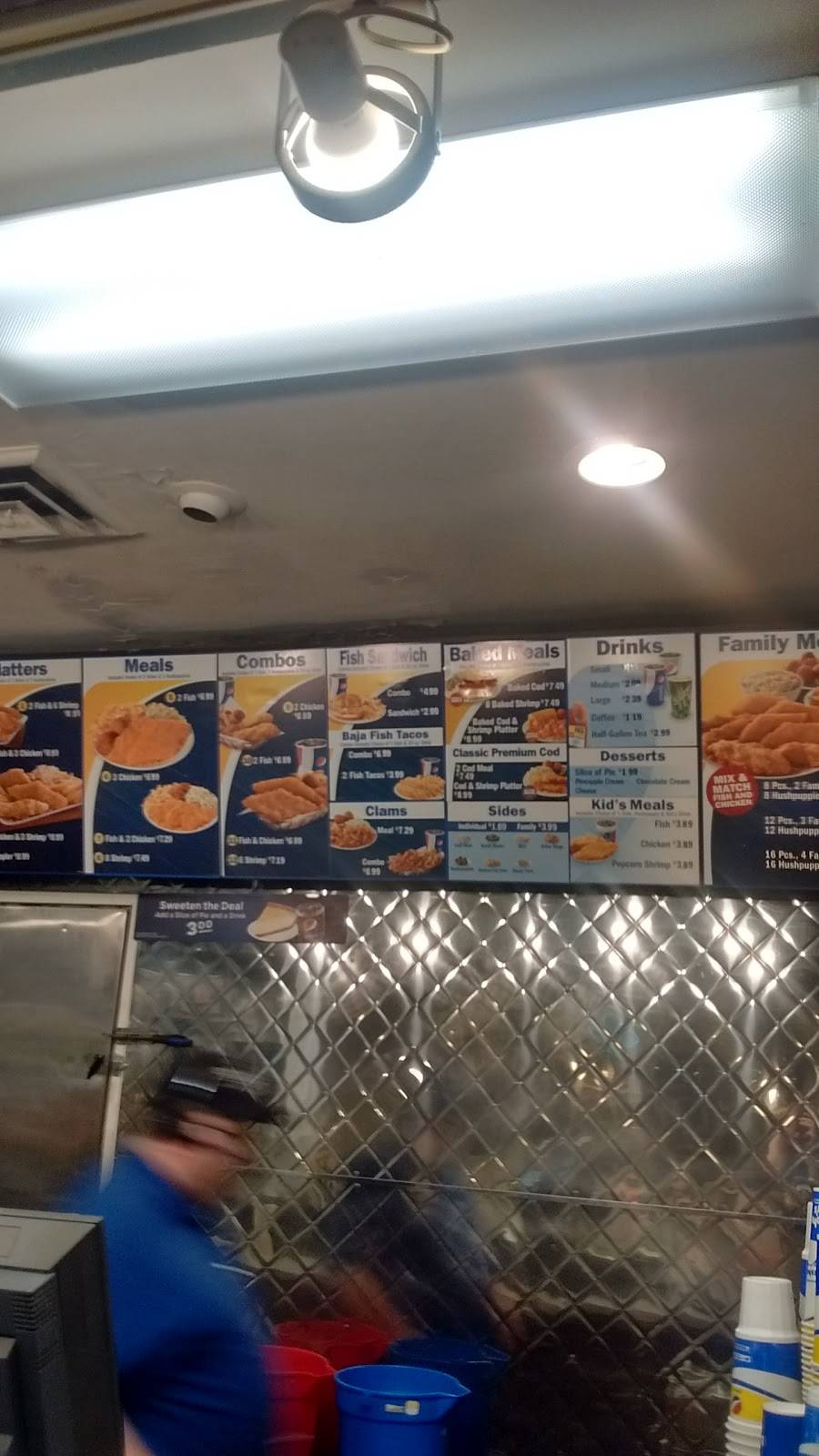 Long John Silvers | restaurant | 1101 State St, Gassaway, WV 26624, USA | 3043645910 OR +1 304-364-5910