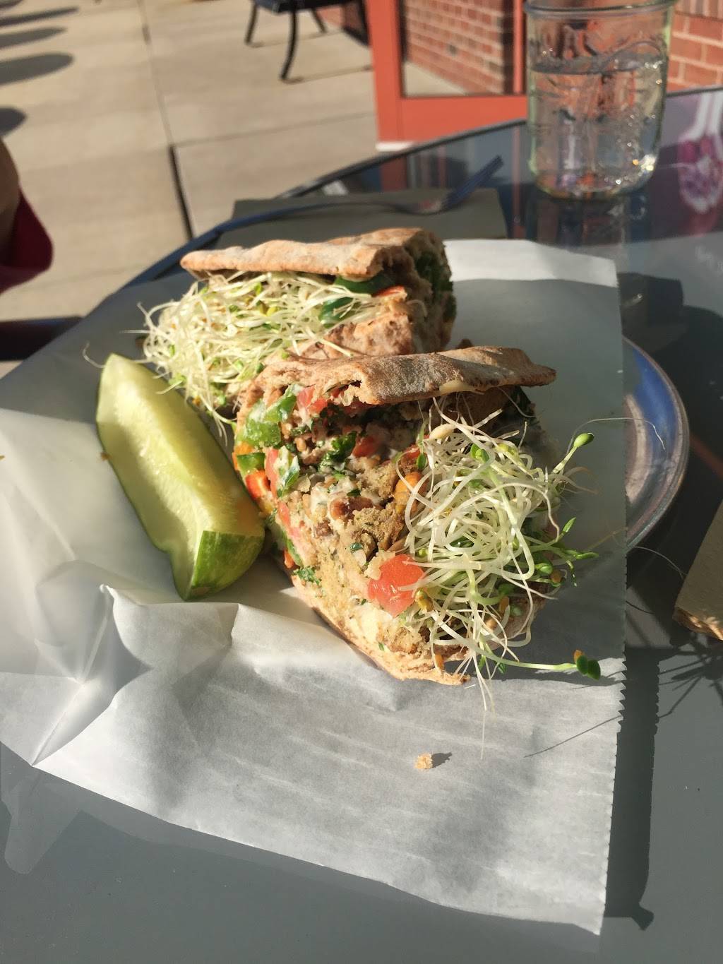 Munch | meal takeaway | 28500 Miles Rd, Solon, OH 44139, USA | 2162310922 OR +1 216-231-0922