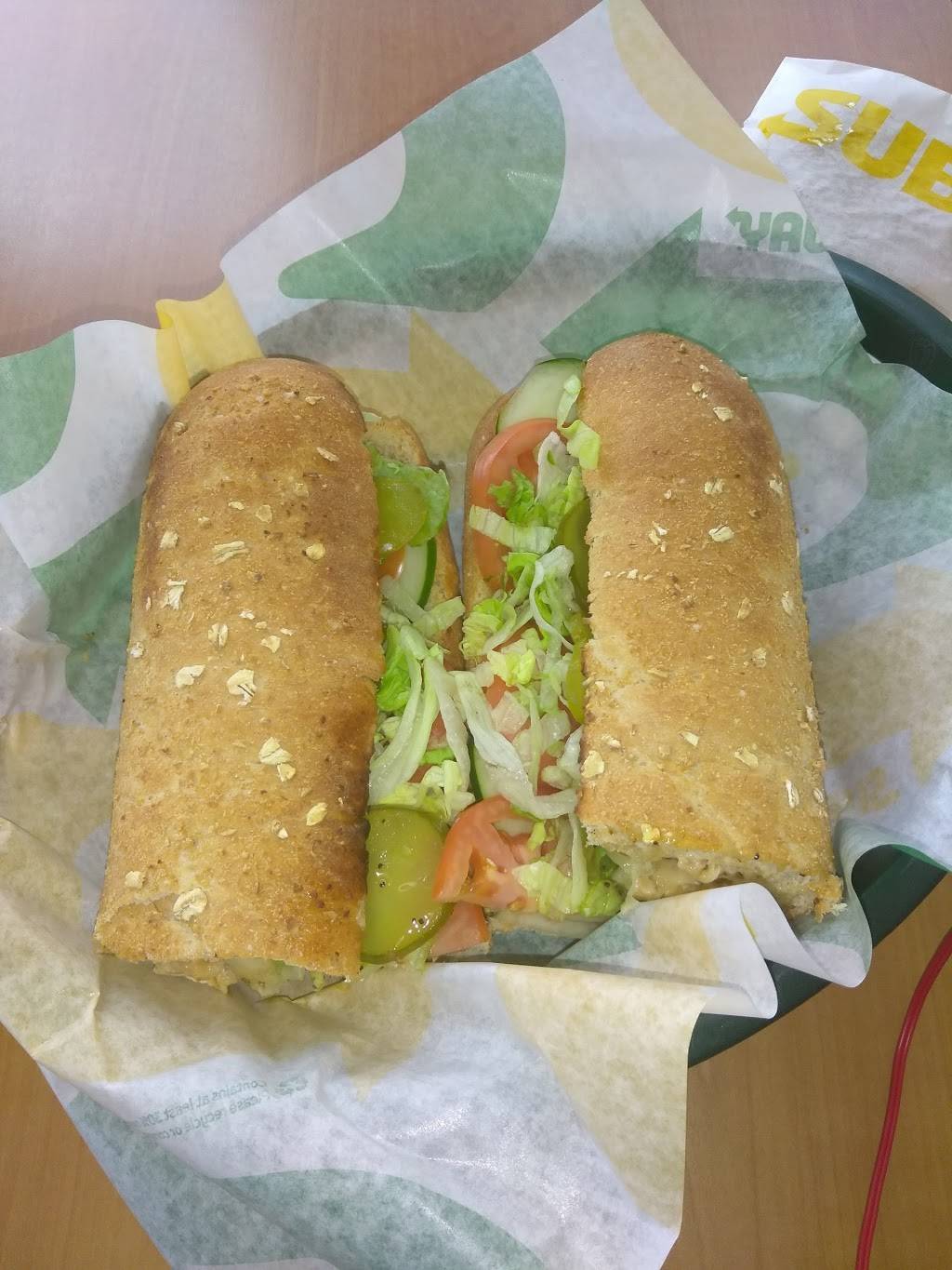 Subway Restaurants | restaurant | 176-71 Union Tpke, Flushing, NY 11366, USA | 7183808718 OR +1 718-380-8718