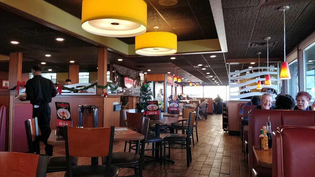 Dennys | restaurant | 5318 Boulder Hwy, Las Vegas, NV 89122, USA | 7023332185 OR +1 702-333-2185
