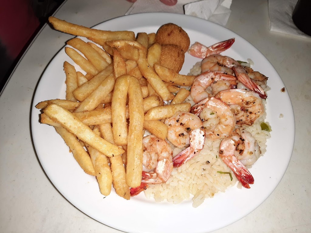 Pelicans Pub | restaurant | 1001 E Port Dr, Port Mansfield, TX 78598, USA | 9569442848 OR +1 956-944-2848