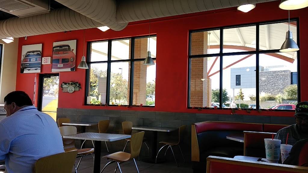 Sonic Drive-In | restaurant | 900 W. John Carpenter Frwy, Irving, TX 75039, USA | 9725500395 OR +1 972-550-0395