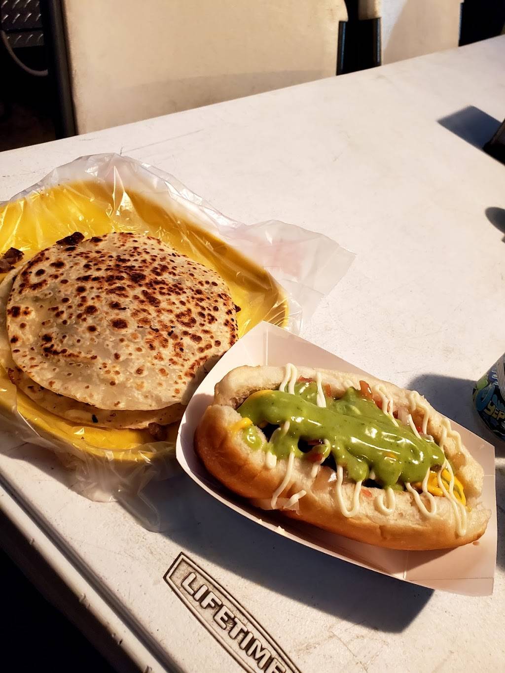 Fierreke Hot Dogs | restaurant | 1623, 253 E Broadway Rd, Mesa, AZ 85210, USA | 4805689390 OR +1 480-568-9390