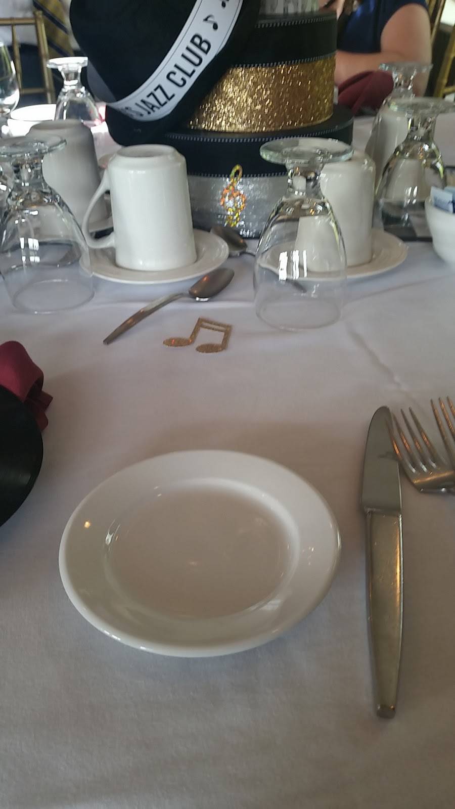 The Village Inn | restaurant | 422 Runnymede Dr, Wayne, NJ 07470, USA | 9736960555 OR +1 973-696-0555