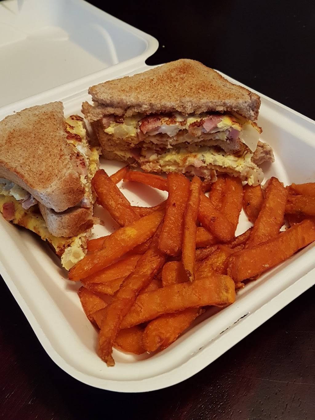 Madelyns Diner | restaurant | 377 Huron St, Stratford, ON N5A 5T6, Canada | 5192735296 OR +1 519-273-5296