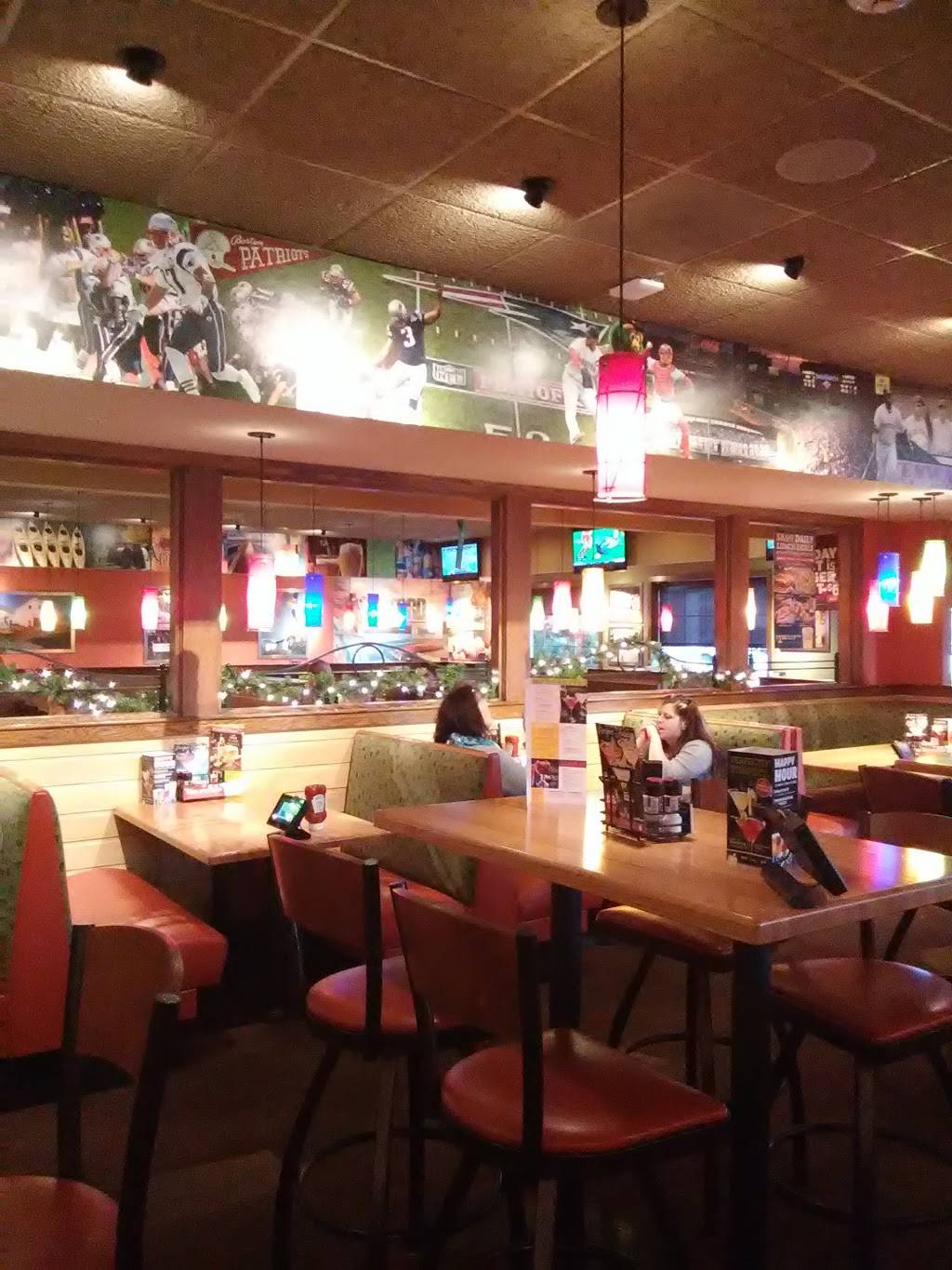 Applebees Grill + Bar | restaurant | 1364 Main St, Sanford, ME 04073, USA | 2073245259 OR +1 207-324-5259