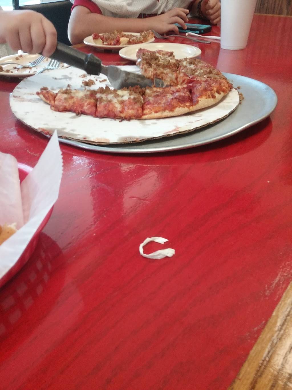 Pizza King | restaurant | 11162 US-52, Brookville, IN 47012, USA | 7656475929 OR +1 765-647-5929