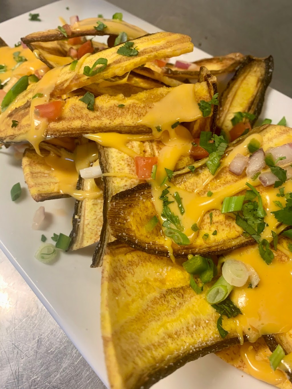 The Metropolitan Restaurant & Bar | restaurant | 3 Pratt Blvd, Glen Cove, NY 11542, USA | 5168064111 OR +1 516-806-4111