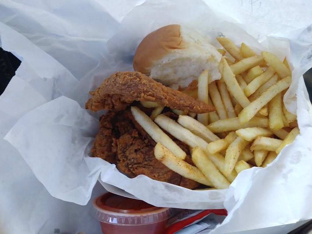 Louisiana Famous Fried Chicken | restaurant | 2108 E Ledbetter Dr, Dallas, TX 75216, USA | 2143755394 OR +1 214-375-5394