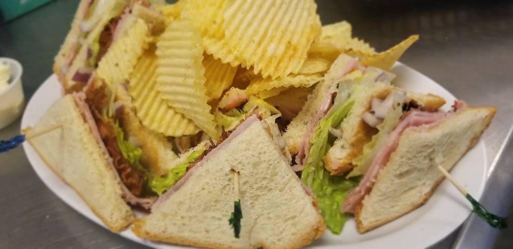 Vics Pub & Grill | restaurant | 1431 Orange Camp Rd #107, DeLand, FL 32724, USA | 3867381930 OR +1 386-738-1930